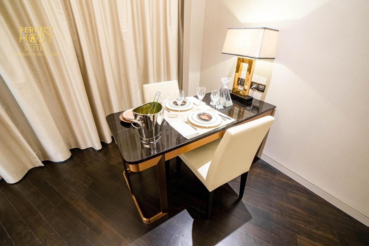Ph Suites At Pavilion Bukit Bintang Kuala Lumpur Luaran gambar A table in a hotel room